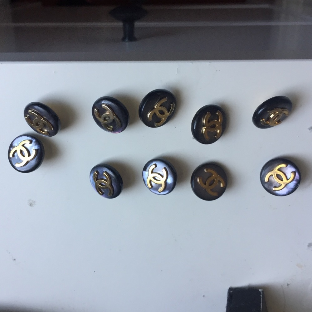 Chanel buttons authentic